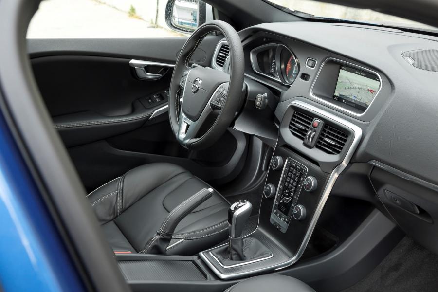  Volvo V40 D4 R-Design 2016 года  (фото 7 из 30)